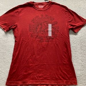 NWT Men’s size Medium Levi’s T-shirt.